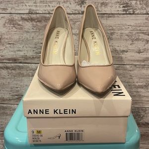 Anne Klein pumps patent pink with gold zipper